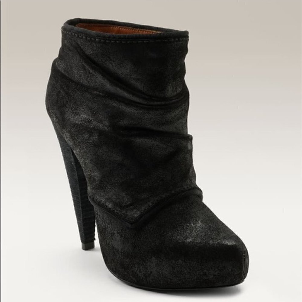 Elizabeth and James Women's Size 7.5 Reese Scrunch Heeled Black Boots